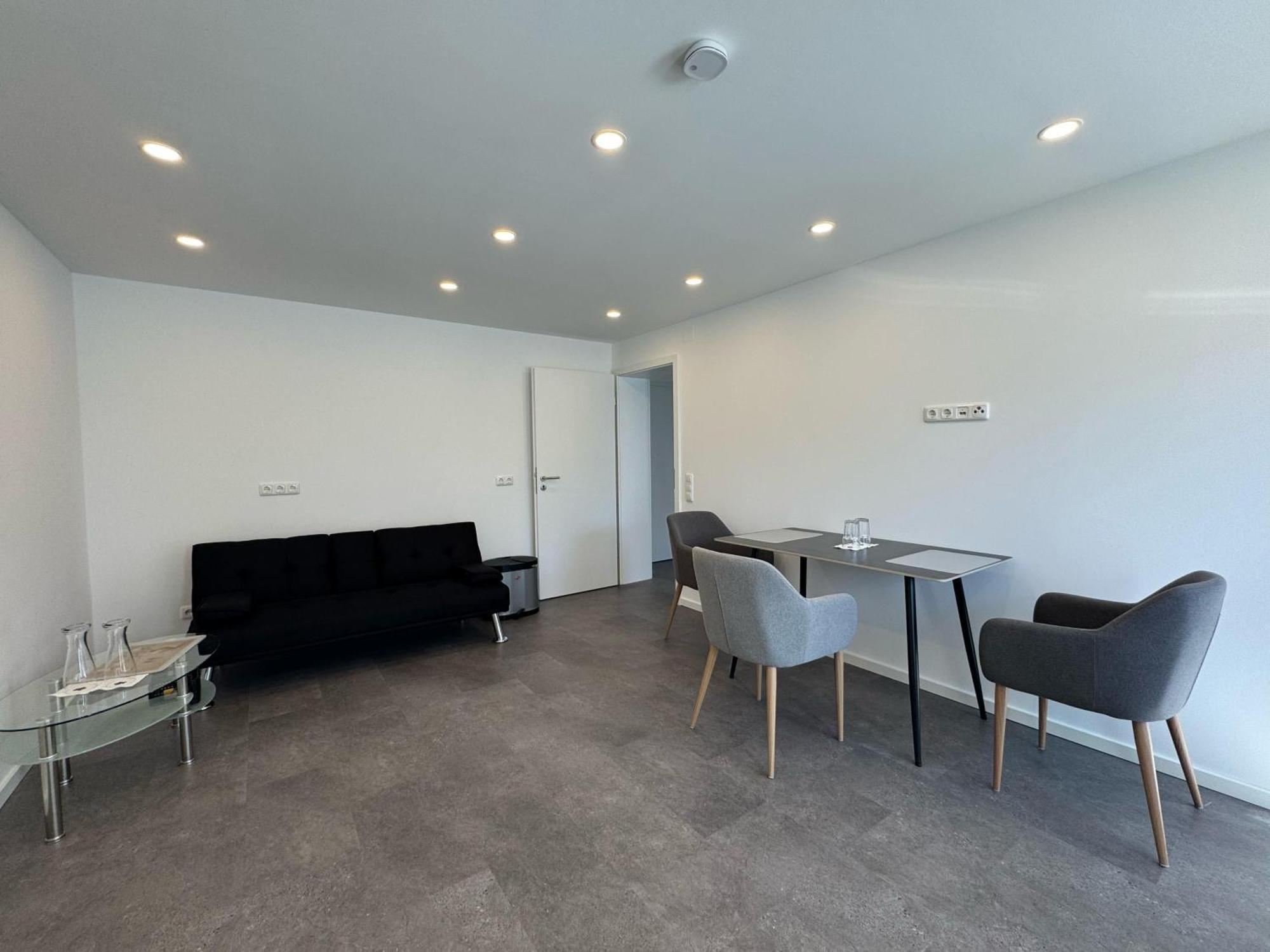 W&P Living Wohnung Mit Ausblick - Parkplatz Biberbach  Εξωτερικό φωτογραφία